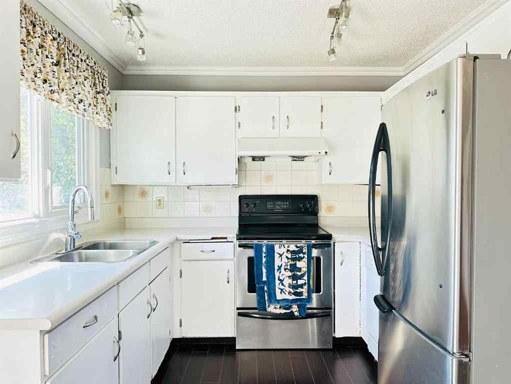 MLS® A2250703 - 28 Berwick Rise NW in Beddington Heights Calgary, Residential