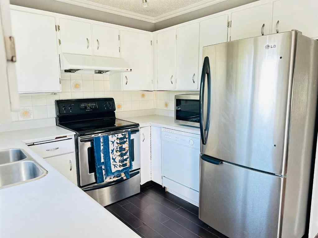 MLS® A2250703 - 28 Berwick Rise NW in Beddington Heights Calgary, Residential