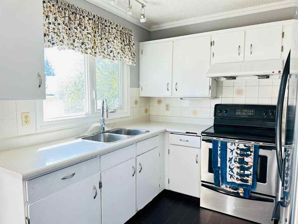 MLS® A2250703 - 28 Berwick Rise NW in Beddington Heights Calgary, Residential