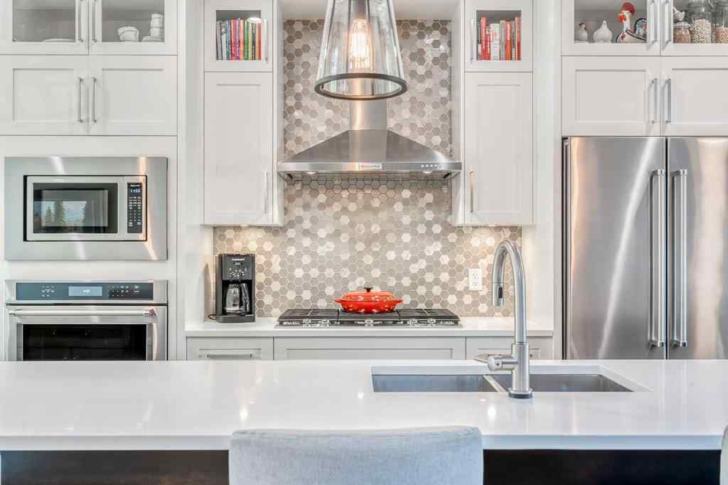 MLS® A2250719 - 525 35 Street NW in Parkdale Calgary, Residential