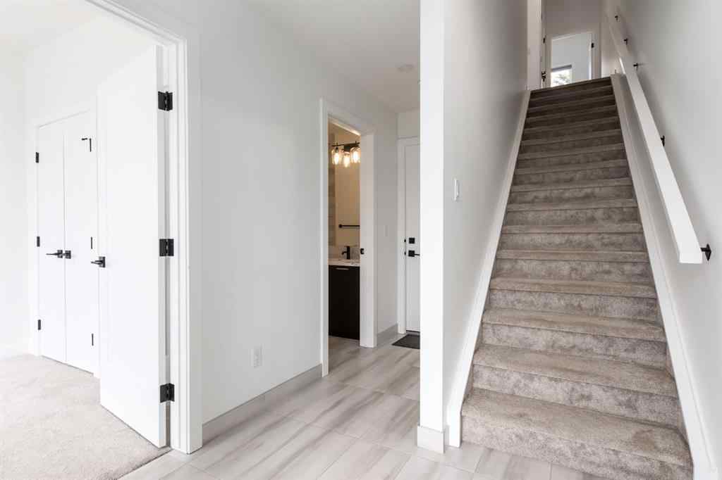 MLS® A2250720 - 5109 19 Street SW in North Glenmore Park Calgary, Residential