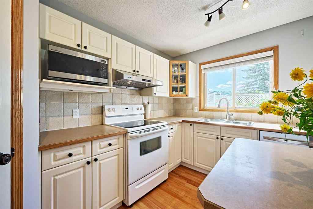 MLS® A2250723 - 51 Edgeridge View NW in Edgemont Calgary, Residential