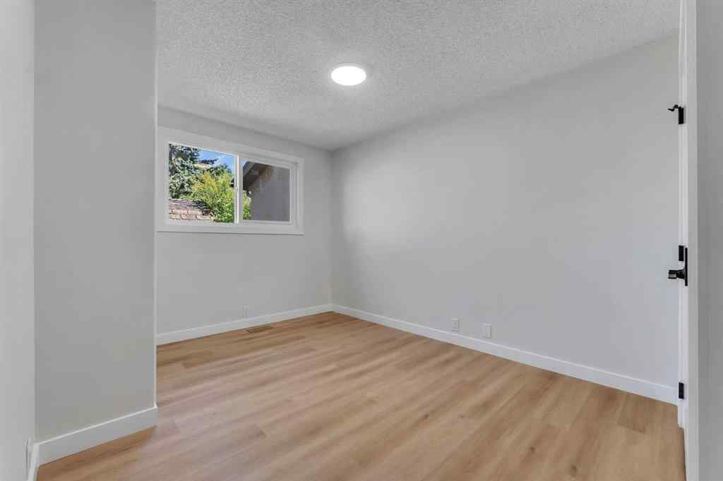 MLS® A2250732 - 1024 Ranchview Road NW in Ranchlands Calgary, Residential