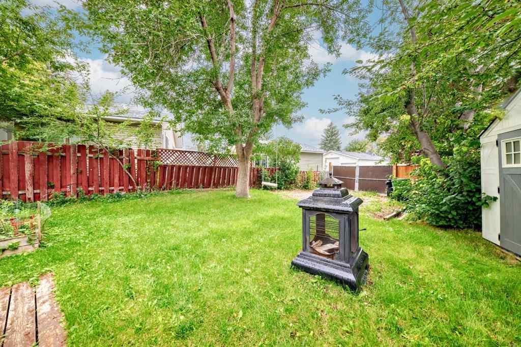 MLS® A2250736 - 319 Pinegreen Close NE in Pineridge Calgary, Residential