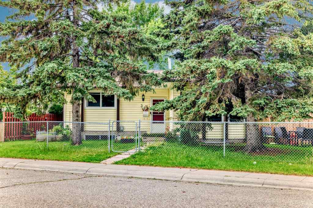MLS® A2250736 - 319 Pinegreen Close NE in Pineridge Calgary, Residential