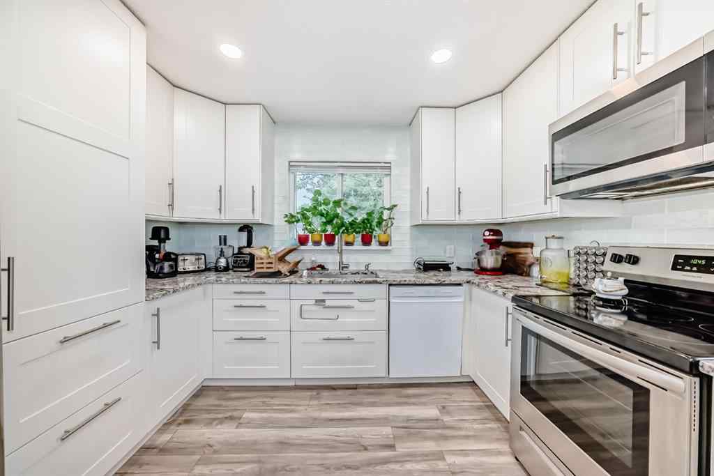 MLS® A2250736 - 319 Pinegreen Close NE in Pineridge Calgary, Residential