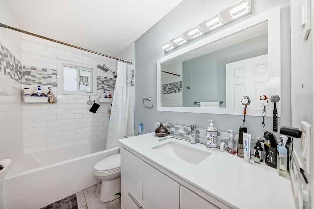 MLS® A2250736 - 319 Pinegreen Close NE in Pineridge Calgary, Residential