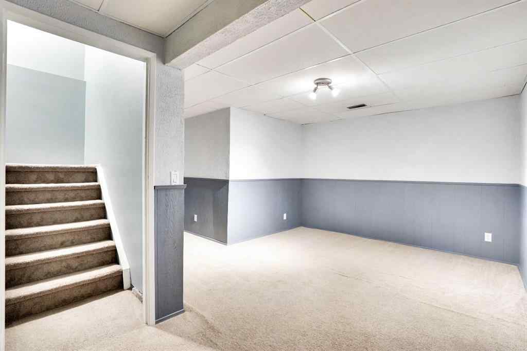 MLS® A2250739 - Unit #4 380 Bermuda Drive NW in Beddington Heights Calgary, Residential
