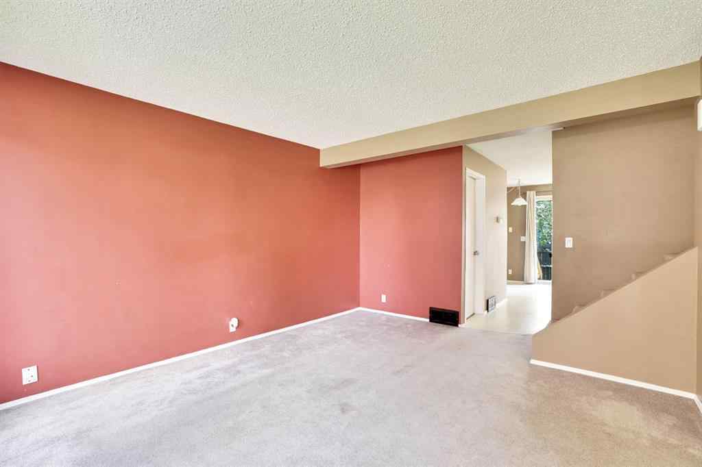 MLS® A2250739 - Unit #4 380 Bermuda Drive NW in Beddington Heights Calgary, Residential