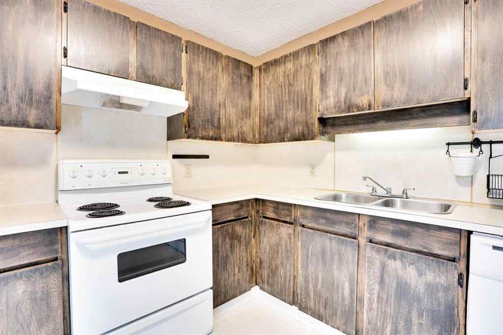 MLS® A2250739 - Unit #4 380 Bermuda Drive NW in Beddington Heights Calgary, Residential