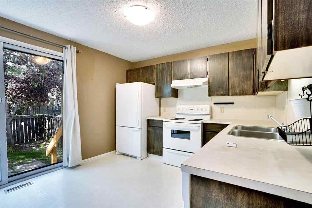 MLS® A2250739 - Unit #4 380 Bermuda Drive NW in Beddington Heights Calgary, Residential