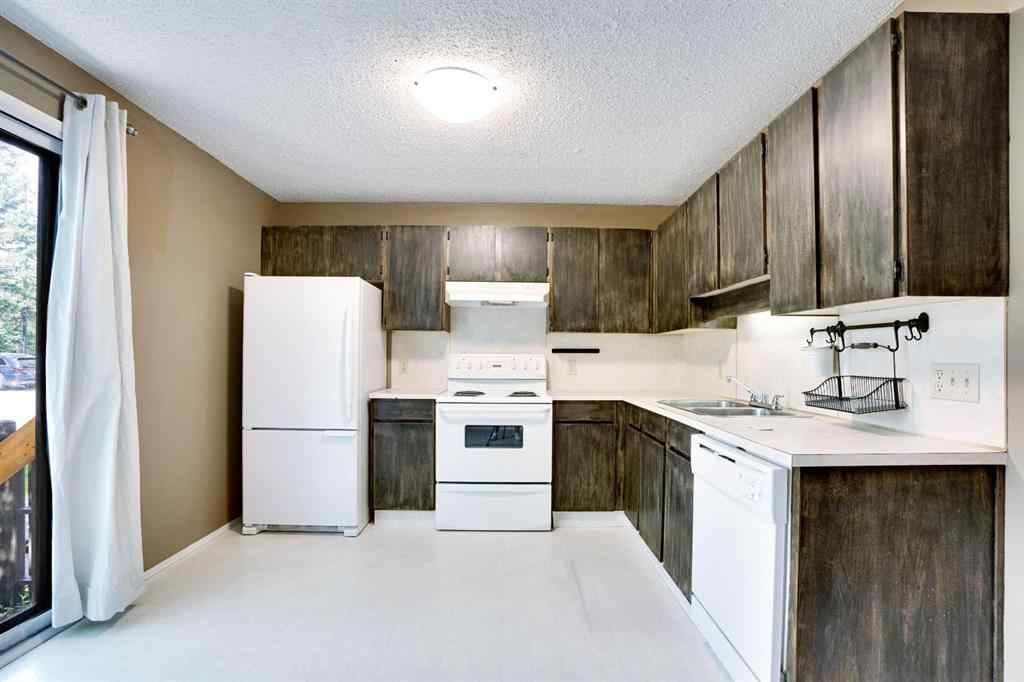 MLS® A2250739 - Unit #4 380 Bermuda Drive NW in Beddington Heights Calgary, Residential