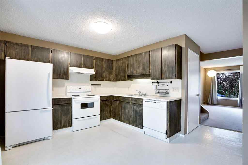 MLS® A2250739 - Unit #4 380 Bermuda Drive NW in Beddington Heights Calgary, Residential