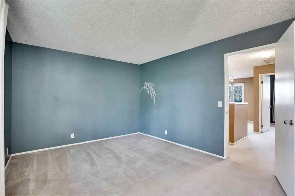 MLS® A2250739 - Unit #4 380 Bermuda Drive NW in Beddington Heights Calgary, Residential