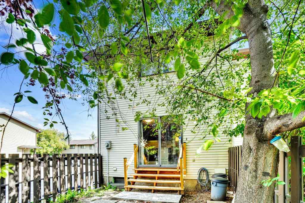 MLS® A2250739 - Unit #4 380 Bermuda Drive NW in Beddington Heights Calgary, Residential