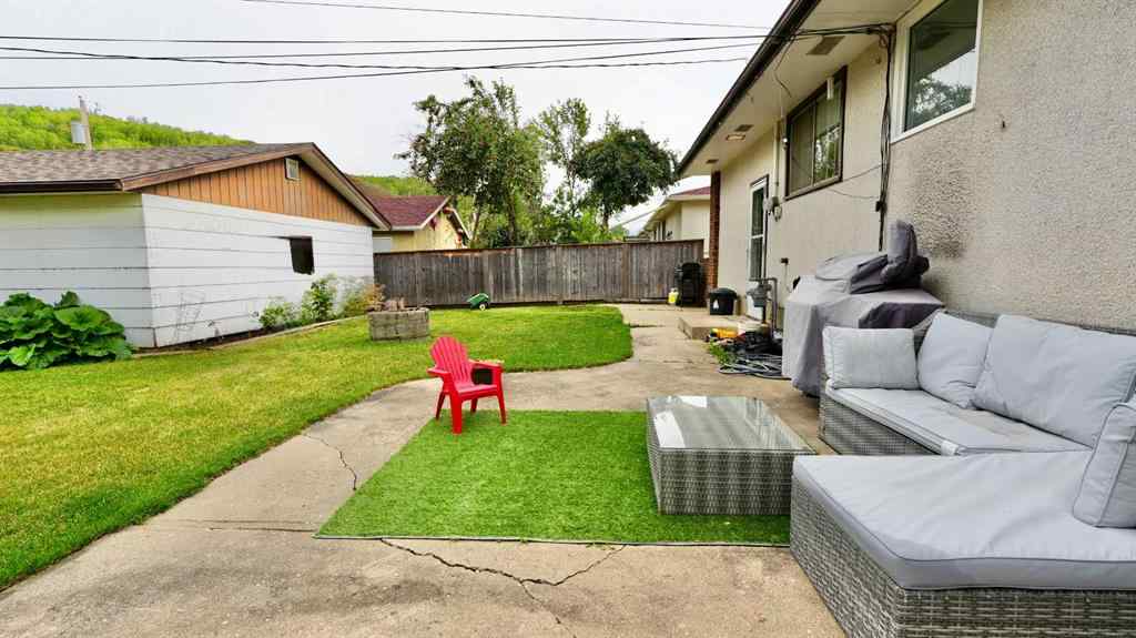 MLS® A2250742 - 8507 97 Street  in North End Peace River, Residential