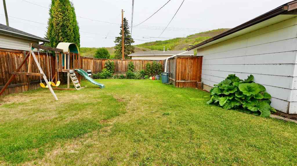 MLS® A2250742 - 8507 97 Street  in North End Peace River, Residential