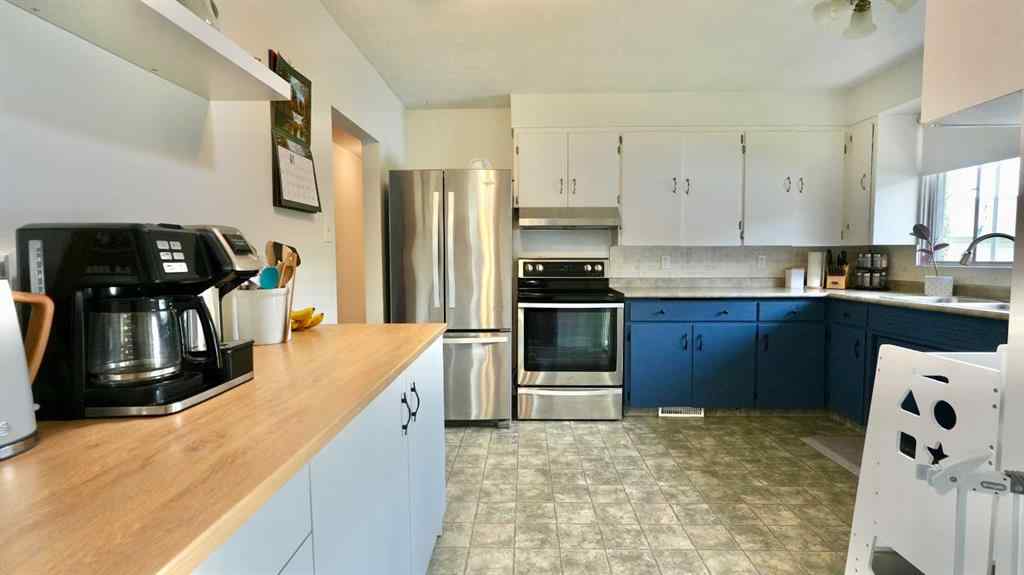MLS® A2250742 - 8507 97 Street  in North End Peace River, Residential