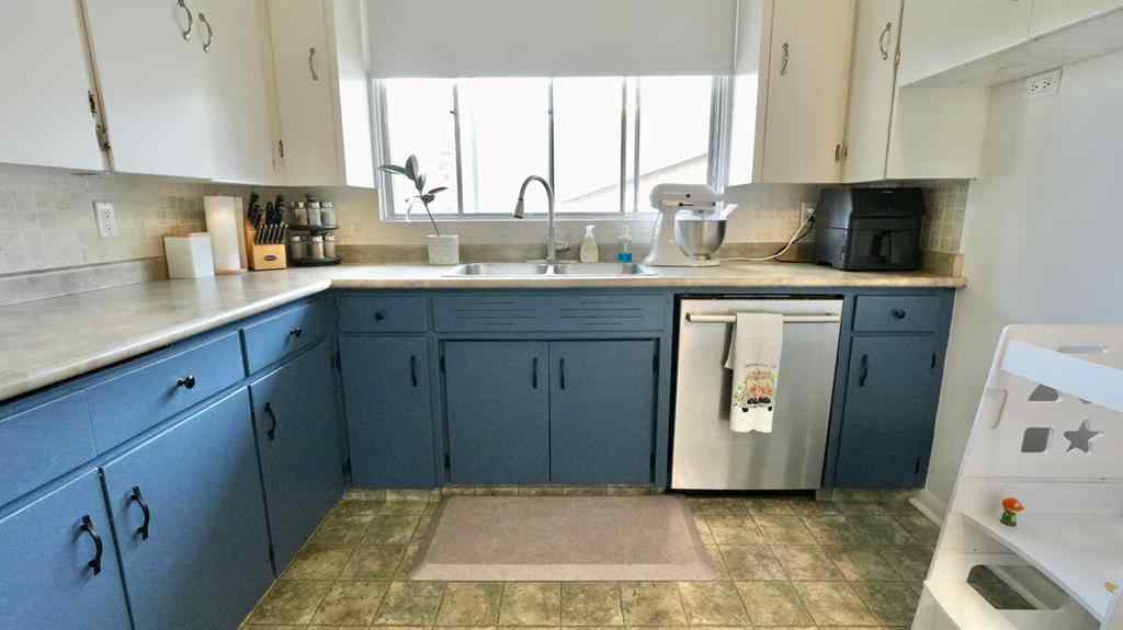 MLS® A2250742 - 8507 97 Street  in North End Peace River, Residential