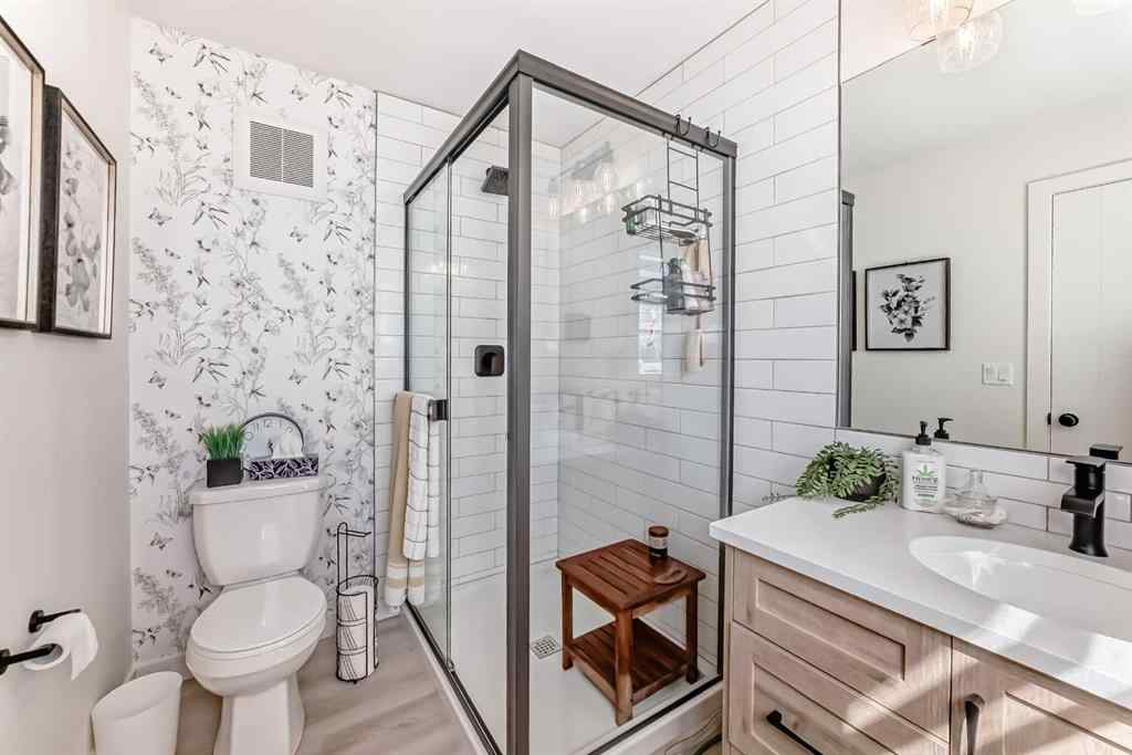 MLS® A2250761 - 22 Vincent Gate  in Vista Sylvan Lake, Residential