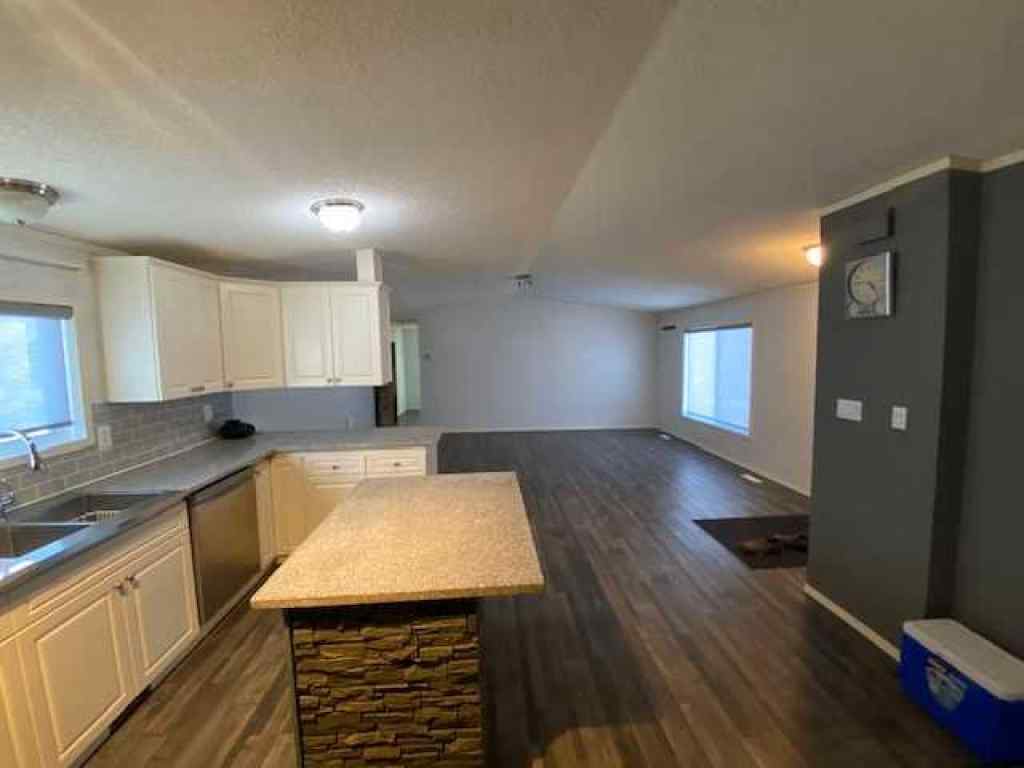 MLS® A2250780 - 7928 97 Avenue  in Cheviot Heights MHP Peace River, Mobile