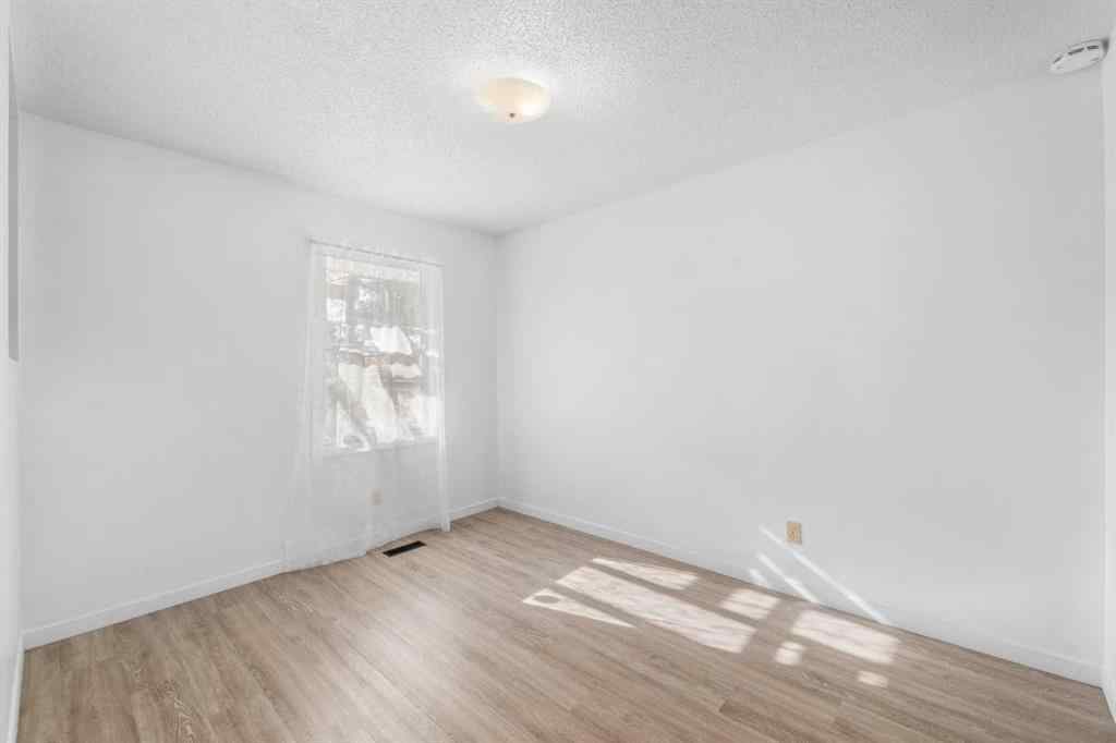 MLS® A2250796 - 1015 Russet Road NE in Renfrew Calgary, Residential