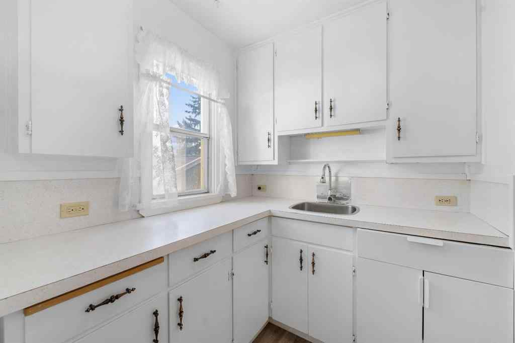 MLS® A2250796 - 1015 Russet Road NE in Renfrew Calgary, Residential