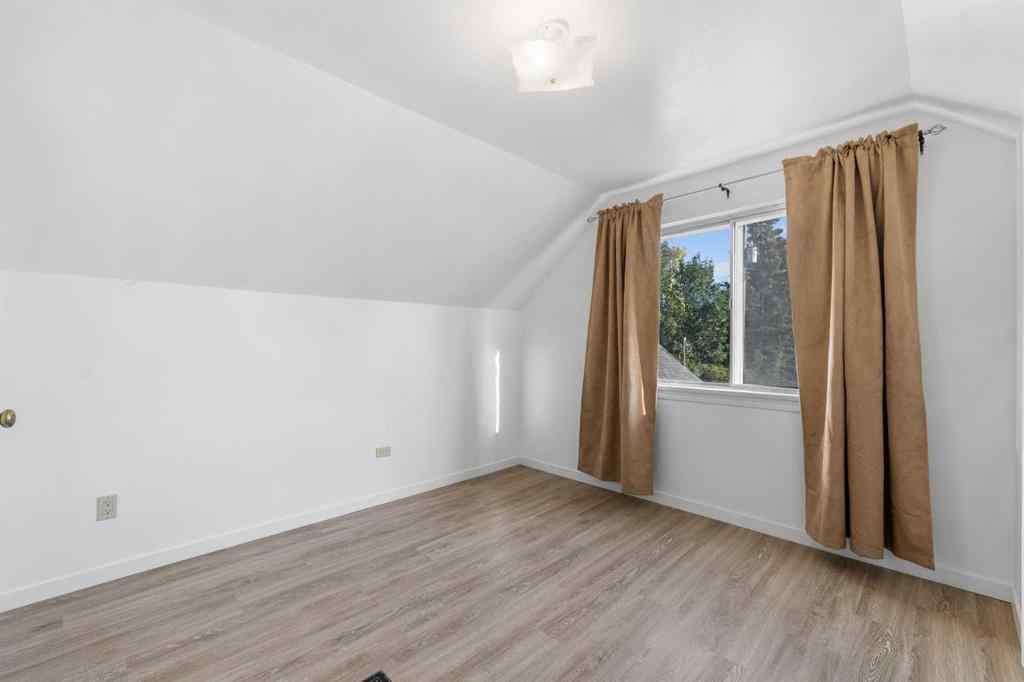 MLS® A2250796 - 1015 Russet Road NE in Renfrew Calgary, Residential