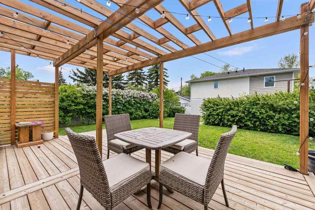 MLS® A2250796 - 1015 Russet Road NE in Renfrew Calgary, Residential