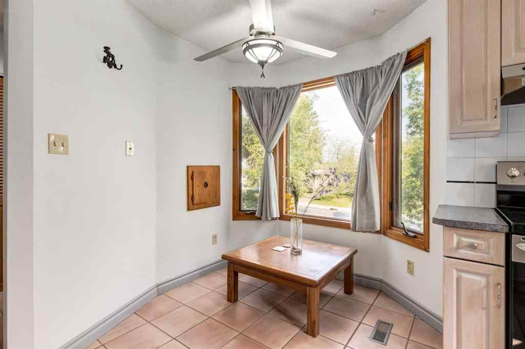 MLS® A2250804 - 7103 Hunterwood Road NW in Huntington Hills Calgary, Residential