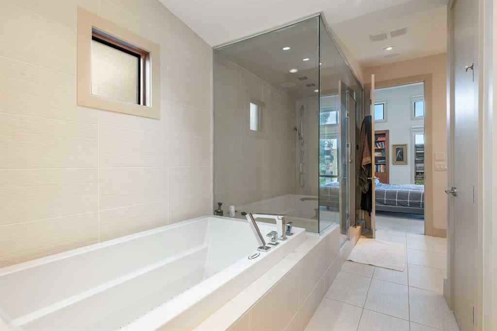 MLS® A2250806 - 2011 29 Avenue SW in South Calgary Calgary, Residential