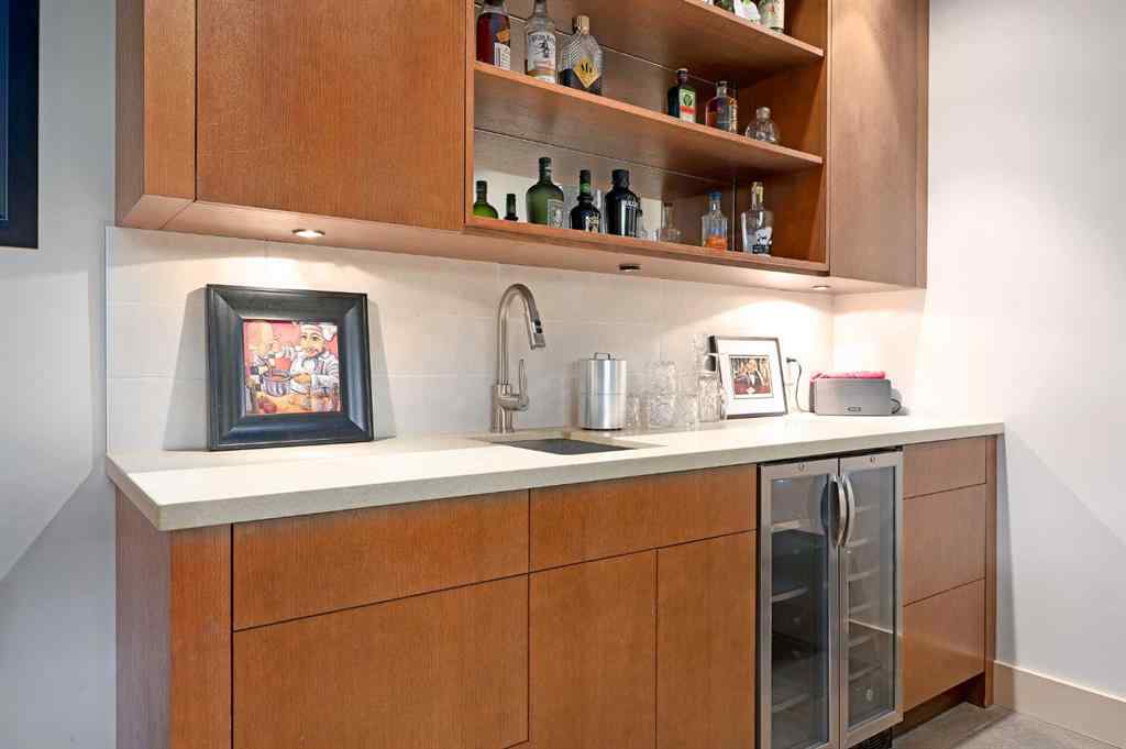 MLS® A2250806 - 2011 29 Avenue SW in South Calgary Calgary, Residential