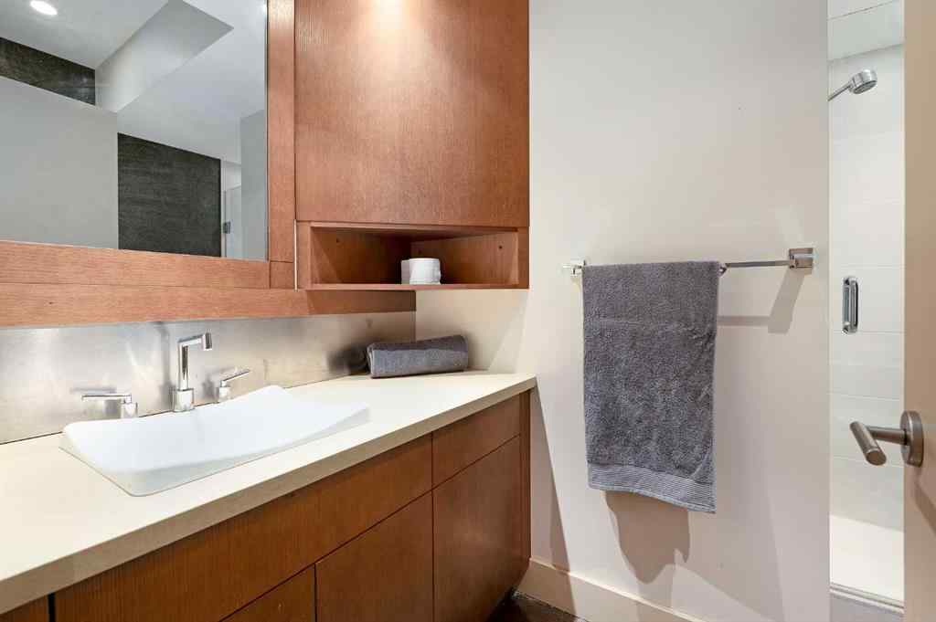 MLS® A2250806 - 2011 29 Avenue SW in South Calgary Calgary, Residential