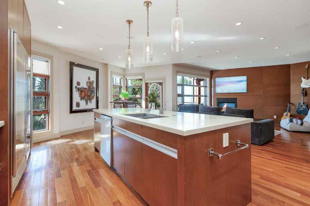 MLS® A2250806 - 2011 29 Avenue SW in South Calgary Calgary, Residential