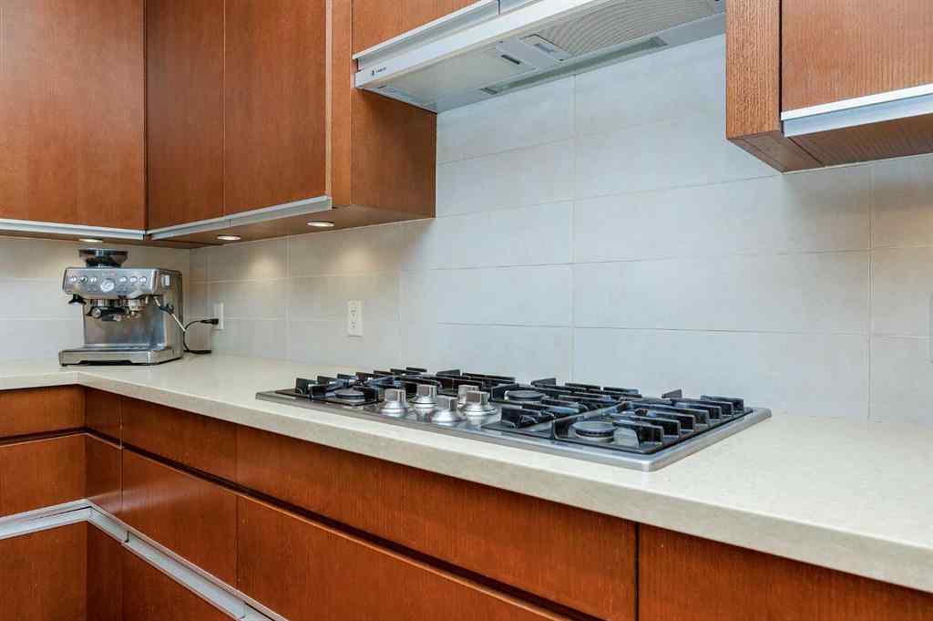 MLS® A2250806 - 2011 29 Avenue SW in South Calgary Calgary, Residential