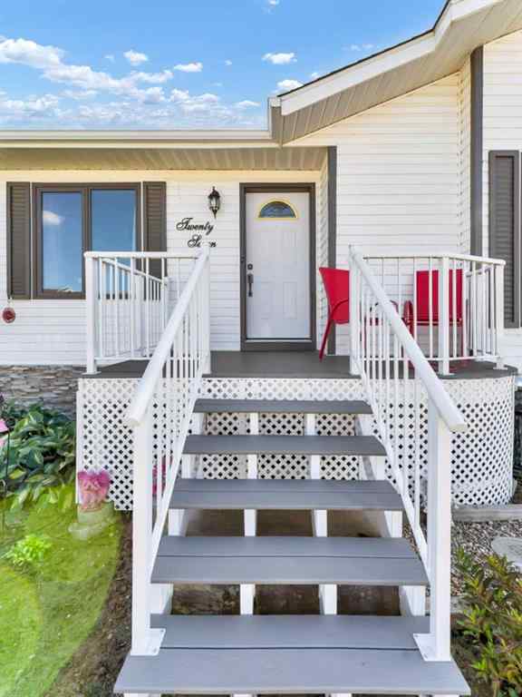 MLS® A2250809 - 27 Turner Drive SE in Ross Glen Medicine Hat, Residential