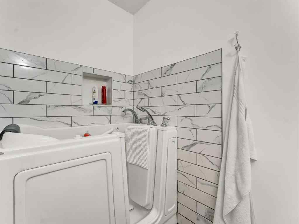 MLS® A2250809 - 27 Turner Drive SE in Ross Glen Medicine Hat, Residential