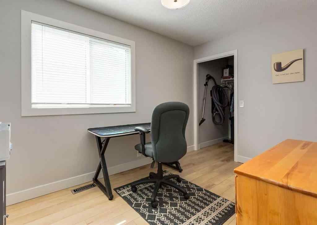 MLS® A2250810 - 127 Silvercreek Close NW in Silver Springs Calgary, Residential