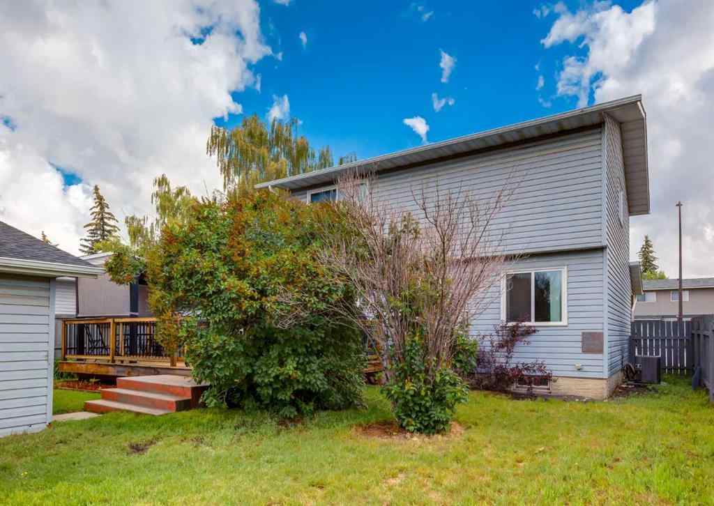 MLS® A2250810 - 127 Silvercreek Close NW in Silver Springs Calgary, Residential