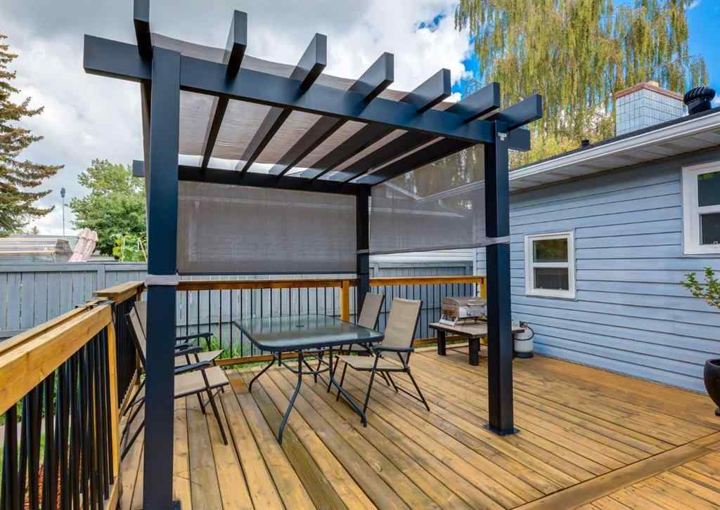 MLS® A2250810 - 127 Silvercreek Close NW in Silver Springs Calgary, Residential