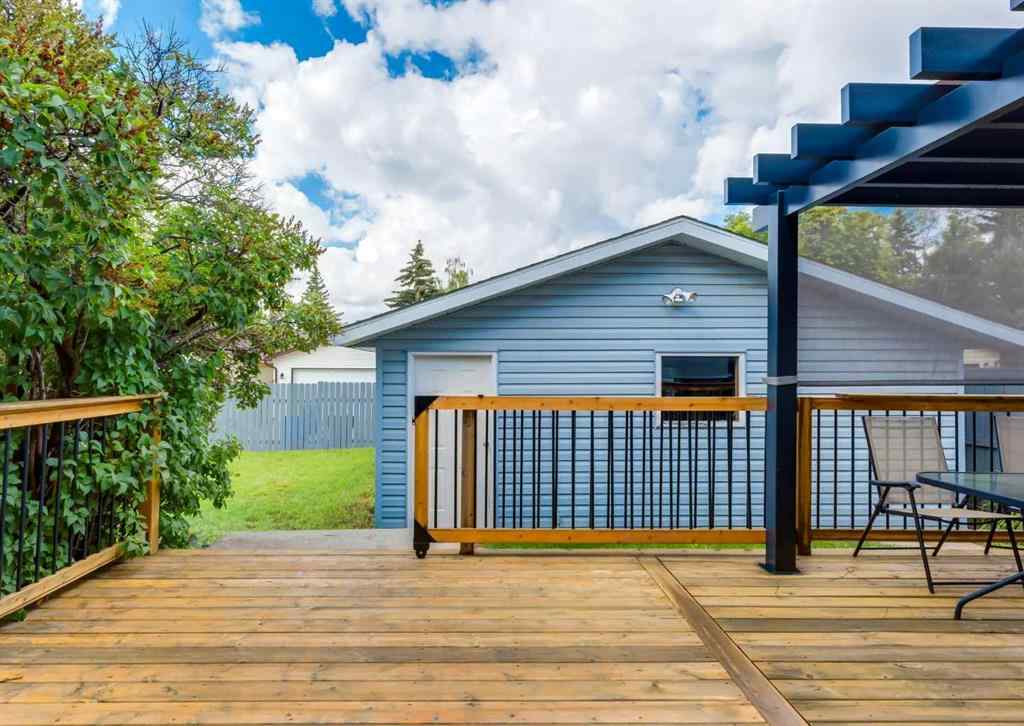 MLS® A2250810 - 127 Silvercreek Close NW in Silver Springs Calgary, Residential