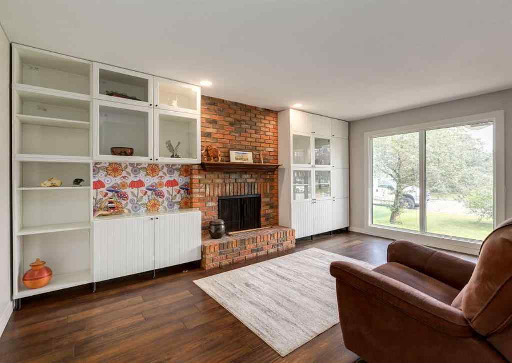 MLS® A2250810 - 127 Silvercreek Close NW in Silver Springs Calgary, Residential