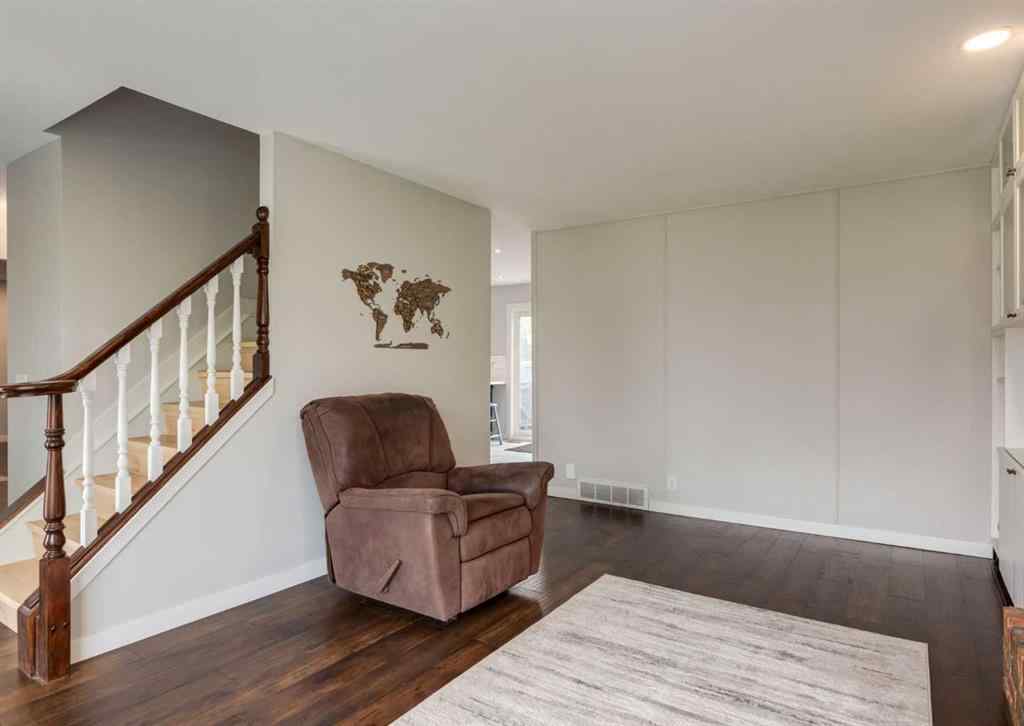 MLS® A2250810 - 127 Silvercreek Close NW in Silver Springs Calgary, Residential