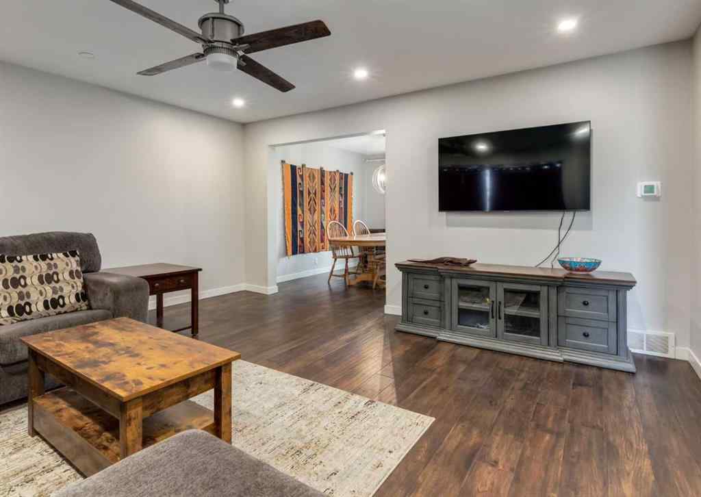 MLS® A2250810 - 127 Silvercreek Close NW in Silver Springs Calgary, Residential
