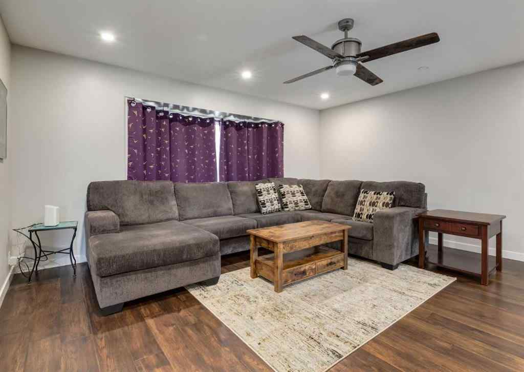 MLS® A2250810 - 127 Silvercreek Close NW in Silver Springs Calgary, Residential