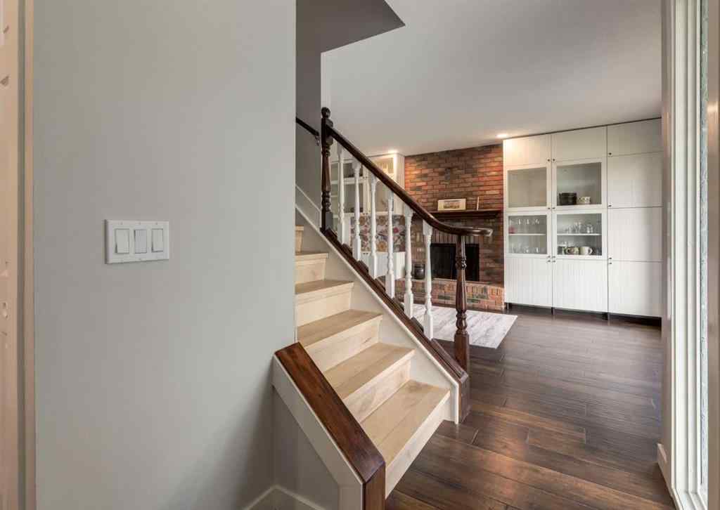 MLS® A2250810 - 127 Silvercreek Close NW in Silver Springs Calgary, Residential