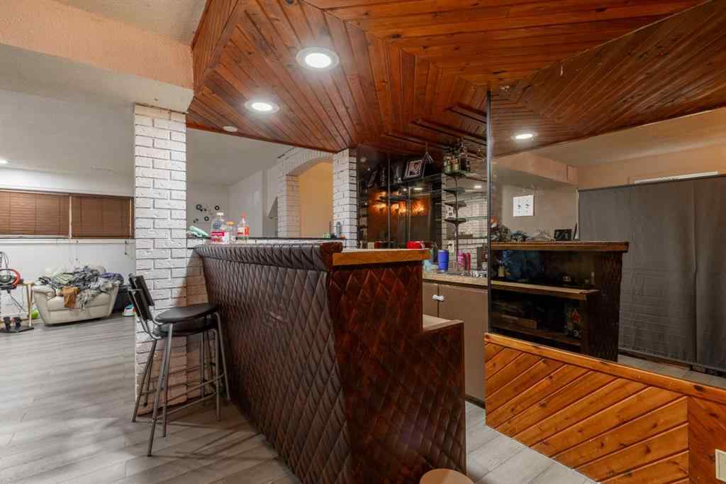 MLS® A2250813 - 10 Sheridan Road W in Varsity Village Lethbridge, Residential
