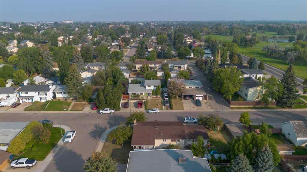 MLS® A2250813 - 10 Sheridan Road W in Varsity Village Lethbridge, Residential
