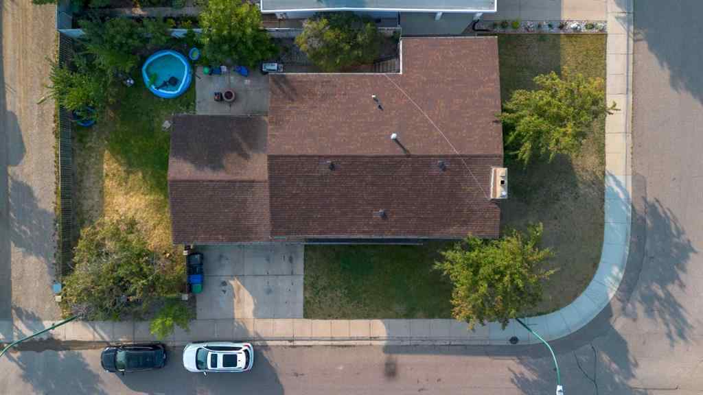 MLS® A2250813 - 10 Sheridan Road W in Varsity Village Lethbridge, Residential