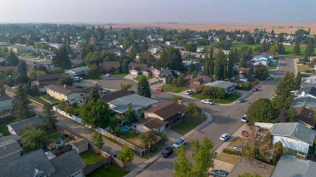 MLS® A2250813 - 10 Sheridan Road W in Varsity Village Lethbridge, Residential
